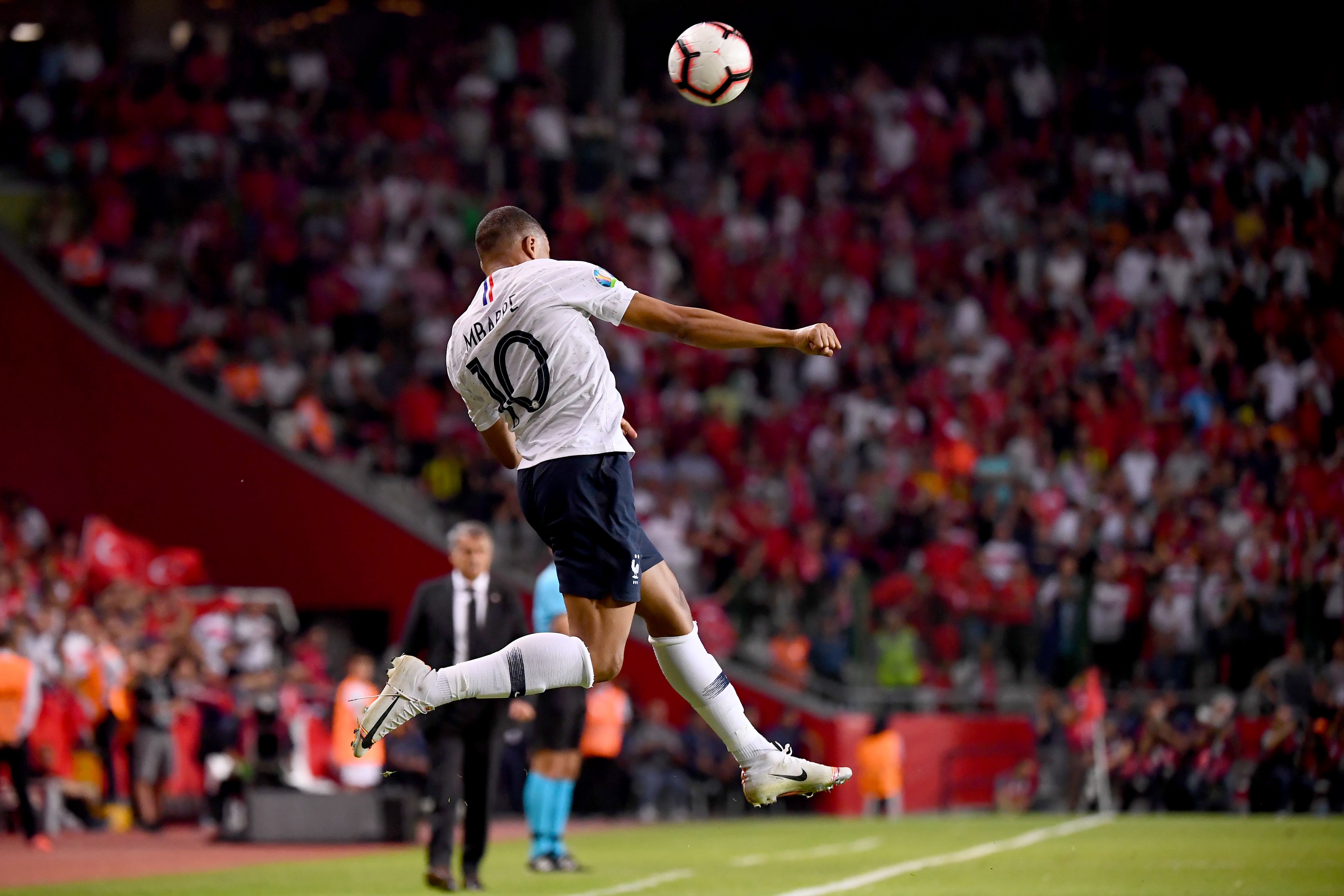 了对裁判组 了对裁判组