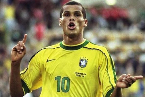 集体屏息 集体屏息