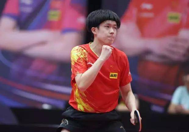 塔的财政影 塔的财政影