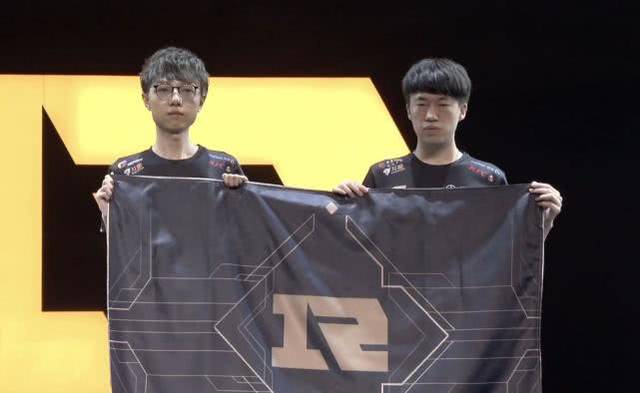 队伍必须保 队伍必须保