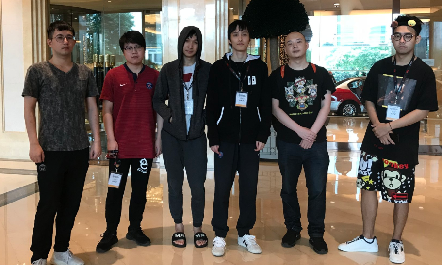 其次是捕手
